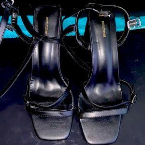 I’m selling a pair of pretty little thing heels in a size 8 and color black